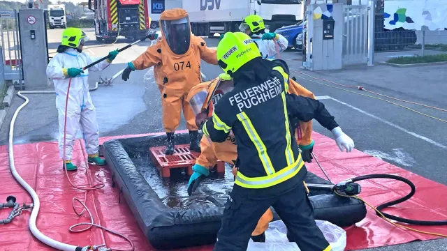 FF Puchheim unterstützte die FF Vorchdorf bei Ammoniakaustritt im Einsatz (Foto: FF Puchheim)