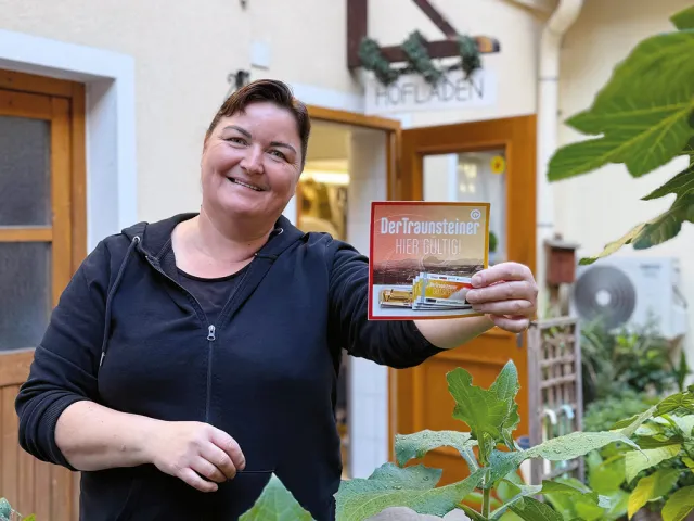 Seit heuer ist der Hofladen Puchinger Mitglied im Werbering. Damit sind auch die neuen „DerTraunsteiner-Gutscheine“ im Betrieb einlösbar.