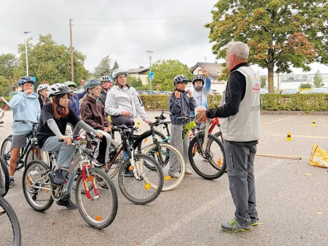 Sicher-unterwegs-am-Rad_NMS Vorchdorf